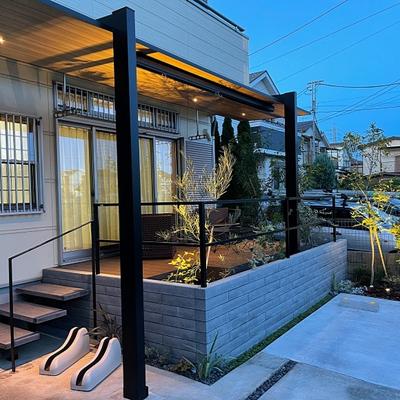 東京都三鷹市 シーンやその日の気分で自在に使い分けられる憩いのデッキ空間に。 東京都三鷹市 シーンやその日の気分で自在に使い分けられる憩いのデッキ空間に。