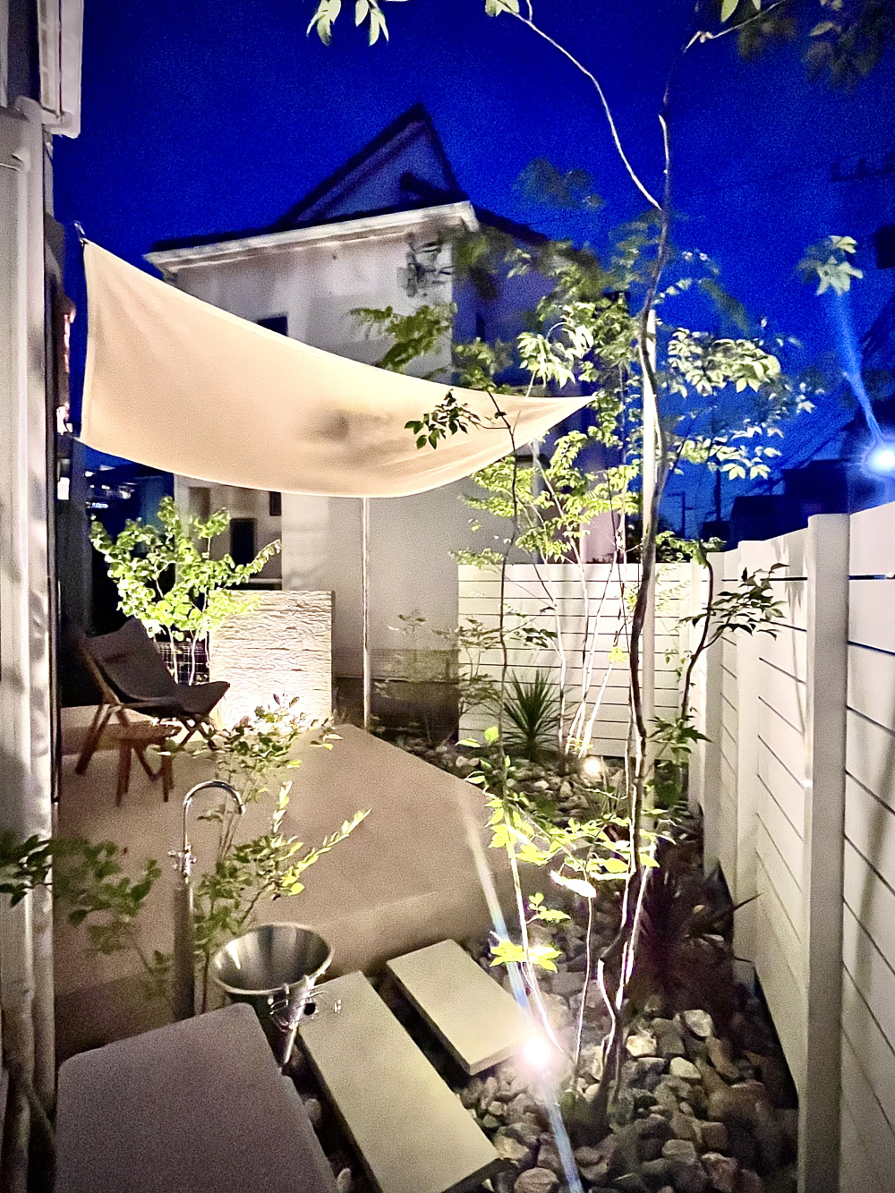 東京都西東京市　ホワイトベースのタイルテラスにガーデンリフォーム関連画像